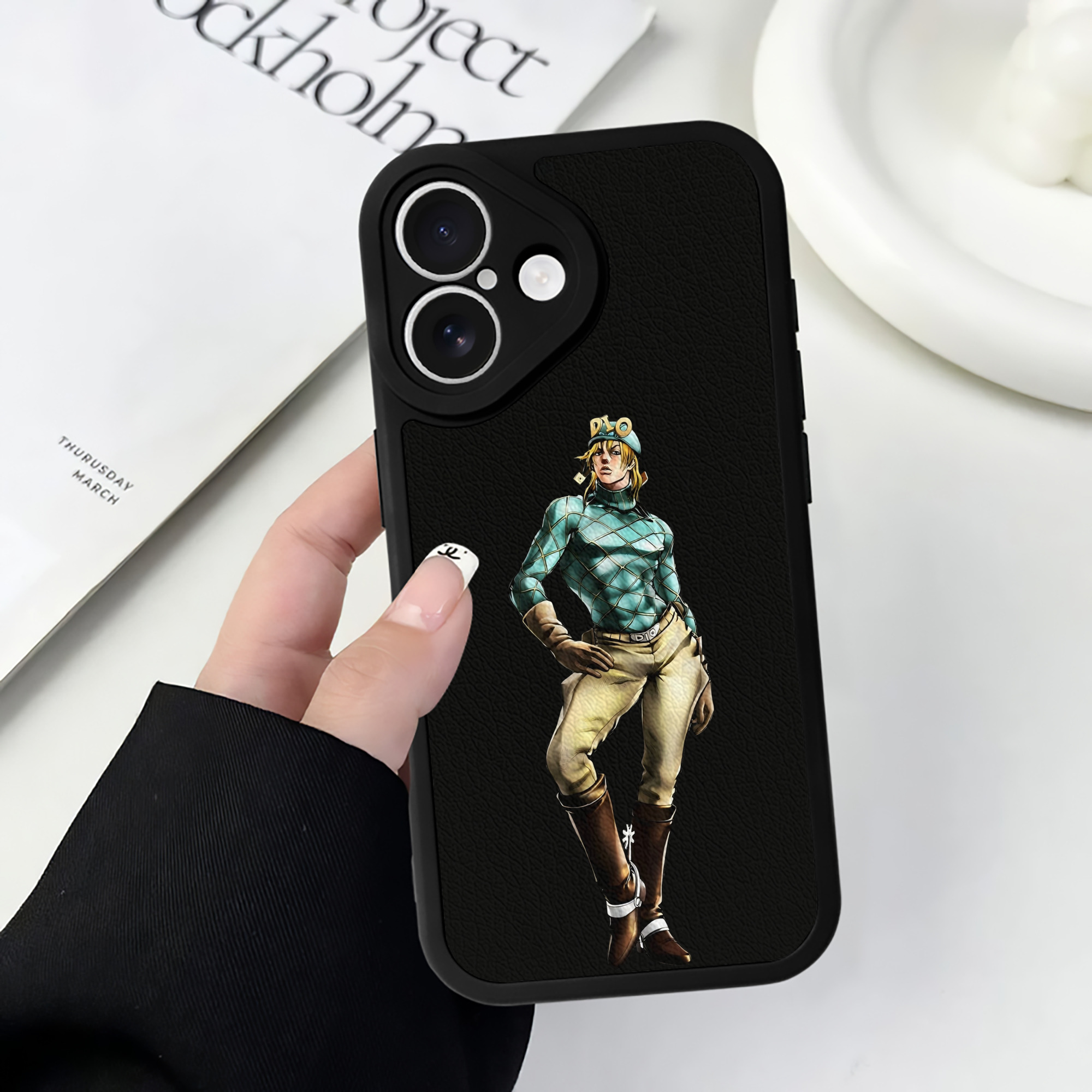 （画像用） ジョジョの奇妙な冒険 ディオ?ブランドー JoJo's Bizarre Adventure Dio Brando 【iPhone 16シリーズ対応】シリコンスマホケース（レザー調） 材質：シリコン